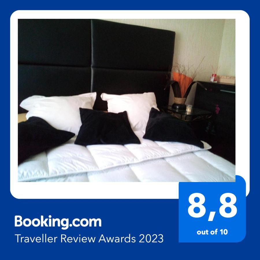 # Prix "Travellers Awards 2023 Et 2024" Lac Leman Velos Viarhona Geneve Annecy Valleiry Esterno foto